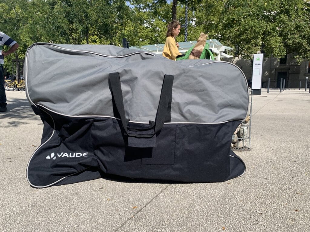 Vaude transport hoes voor fiets met fiets erin