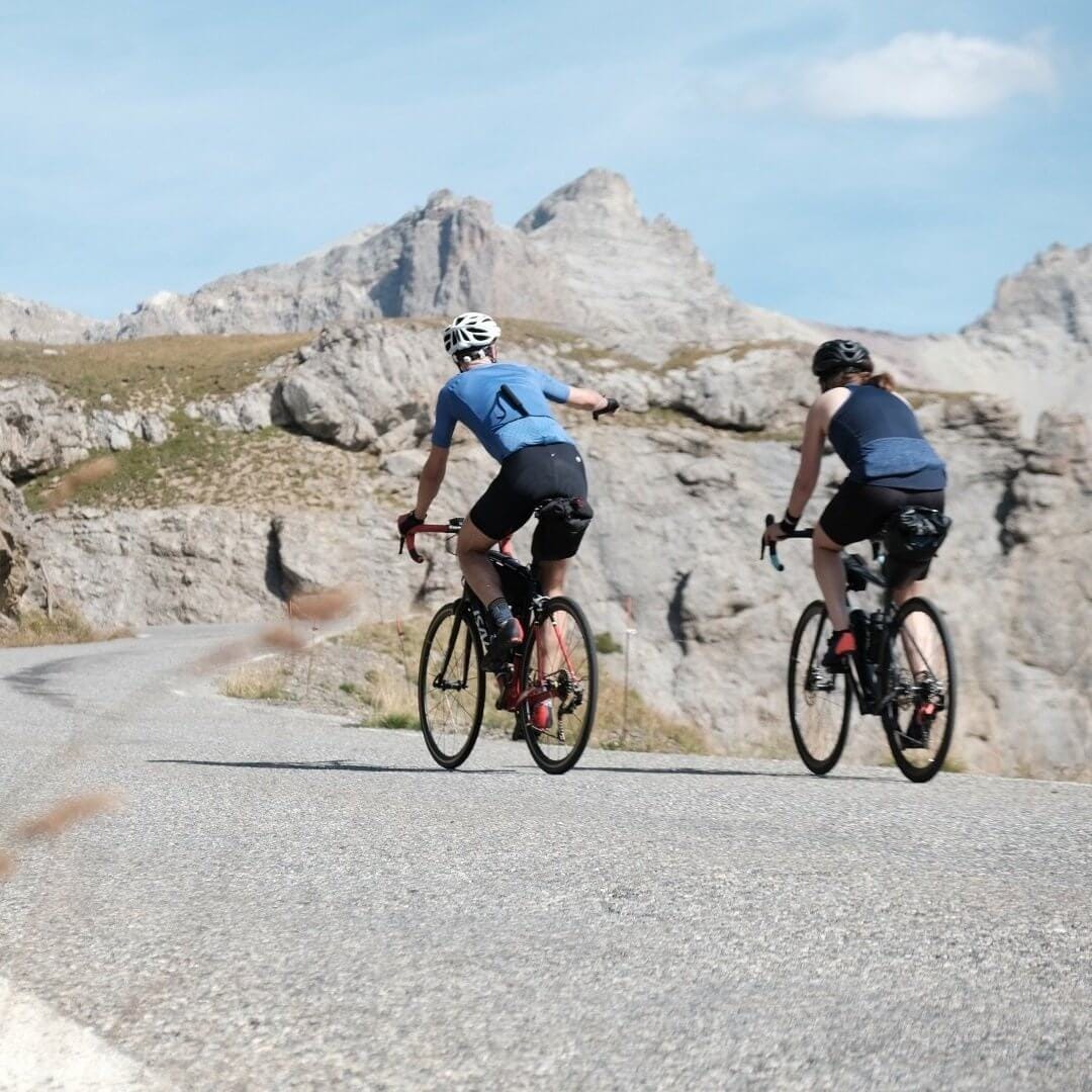 In de ijle berglucht op de flanken van de Galibier in de Franse Alpen