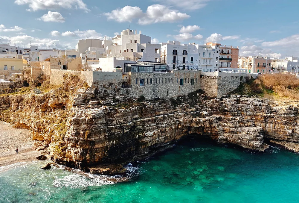 Italië Polignano a mare  in Puglia vanaf de zee